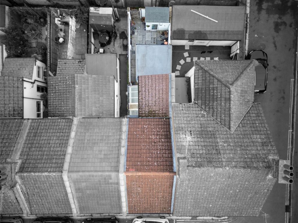 Property photo 2 of 13 4601042