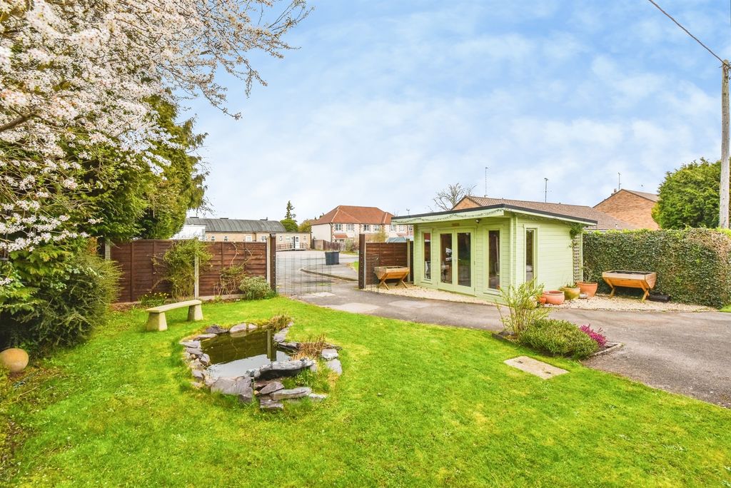 Property photo 2 of 18