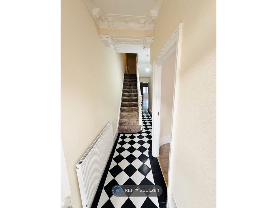 Property photo 2 of 20 Hallway