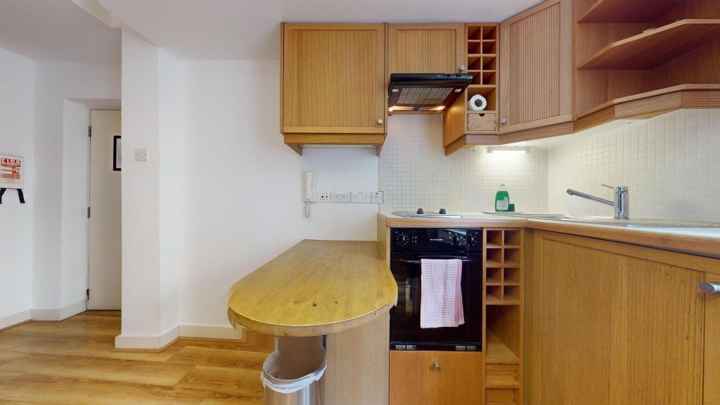 Property photo 2 of 4 Kitchen