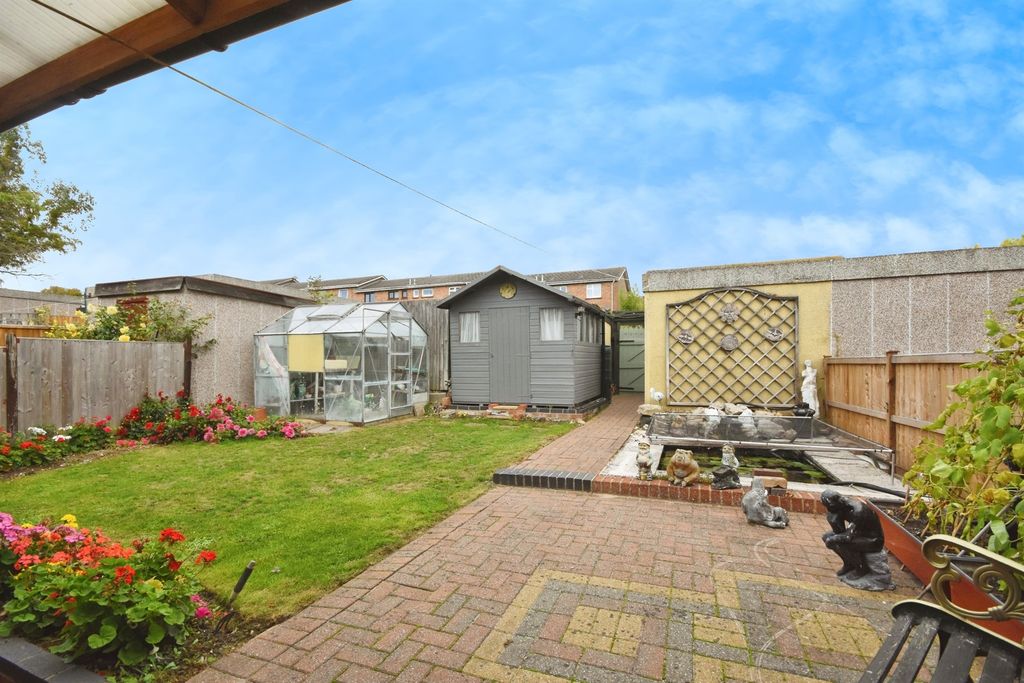 Property photo 2 of 17