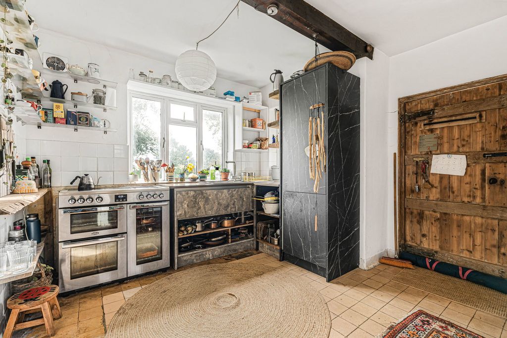 Property photo 2 of 22