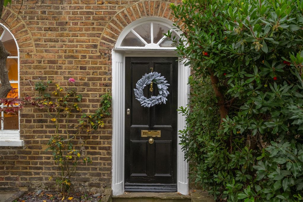 Property photo 2 of 9