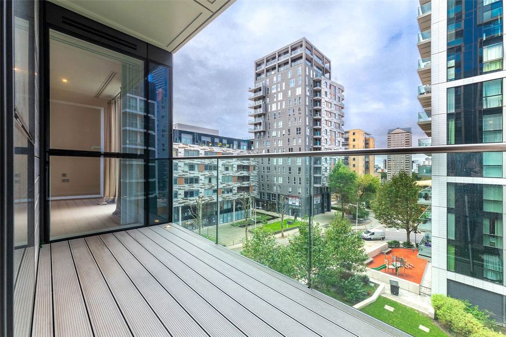 Property photo 2 of 21