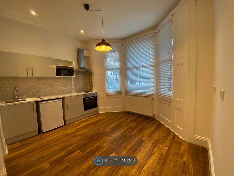 Property photo 1 of 2