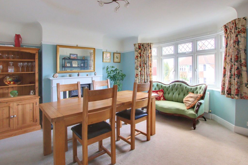 Property photo 3 of 15