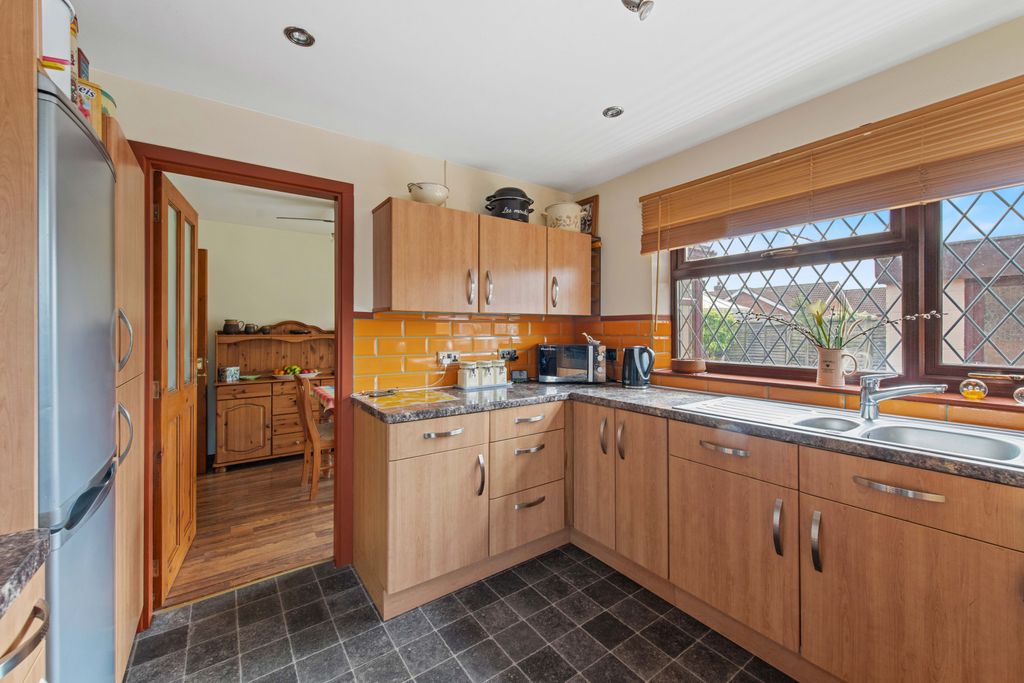 Property photo 2 of 26
