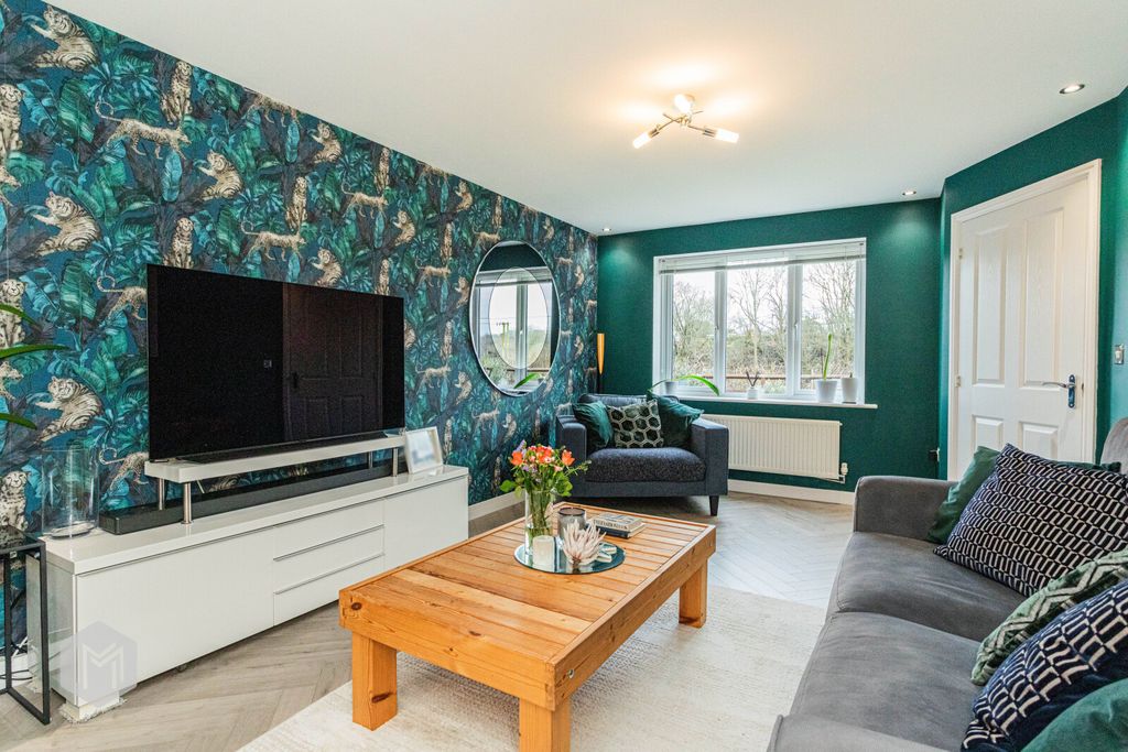 Property photo 2 of 27 Picture No. 10