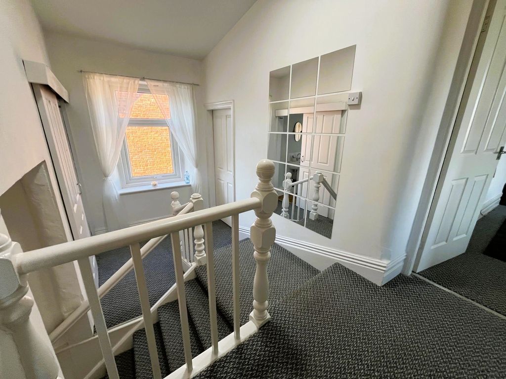 Property photo 2 of 11 Photograph 2