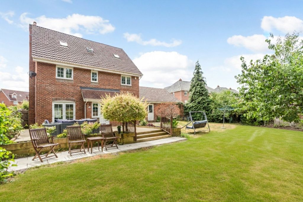 Property photo 2 of 17