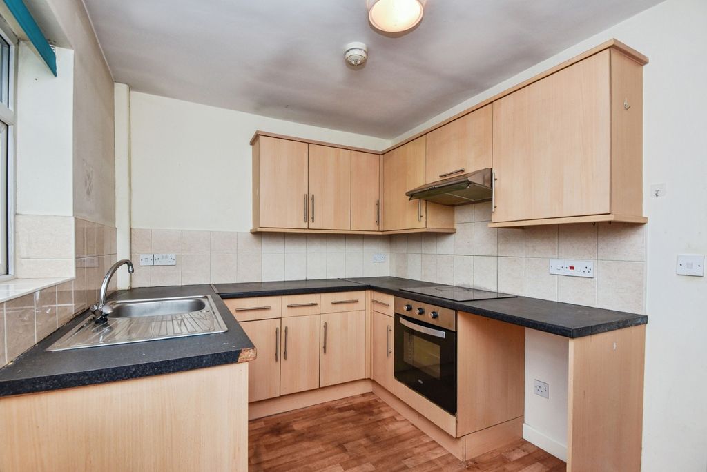 Property photo 3 of 20 Pbox-Img.Jpg