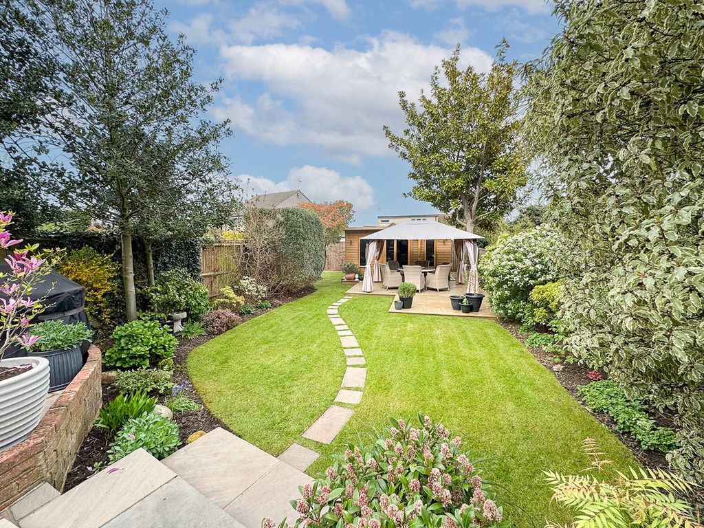 Property photo 3 of 26