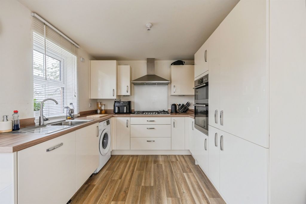 Property photo 2 of 20