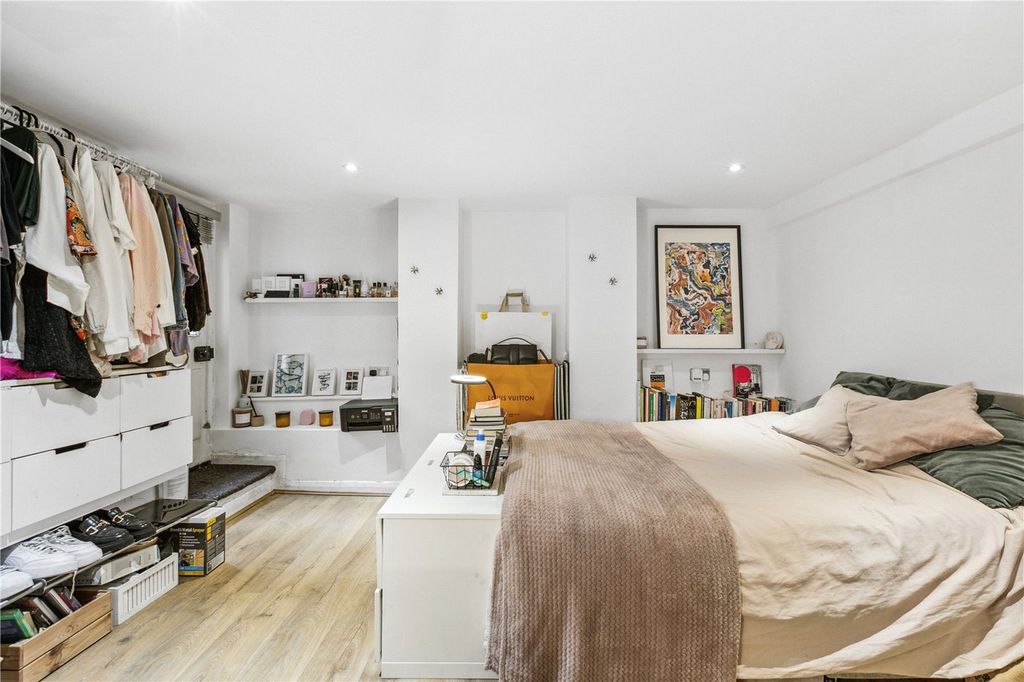 Property photo 3 of 14 Picture No. 12