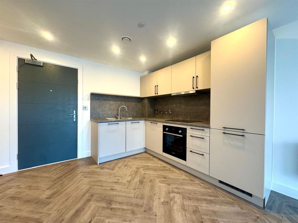 Property photo 3 of 13 Kitchen.Jpeg