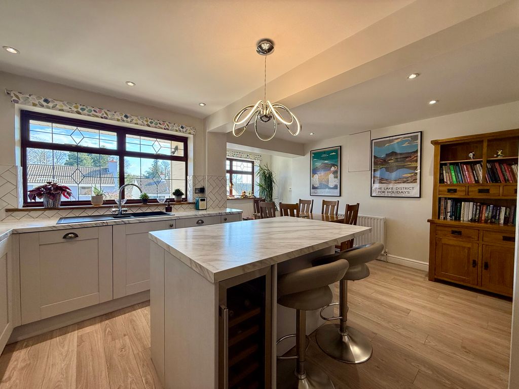 Property photo 3 of 15 Kitchen