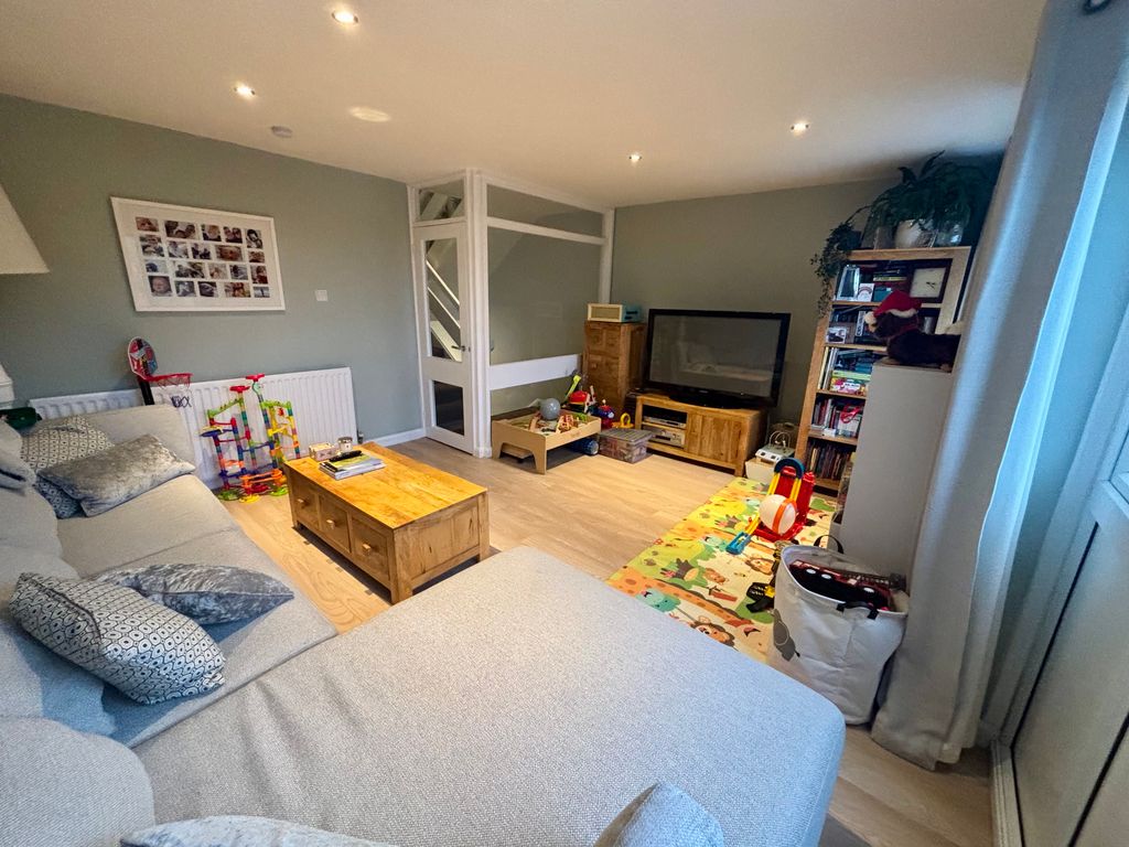 Property photo 3 of 11 Image