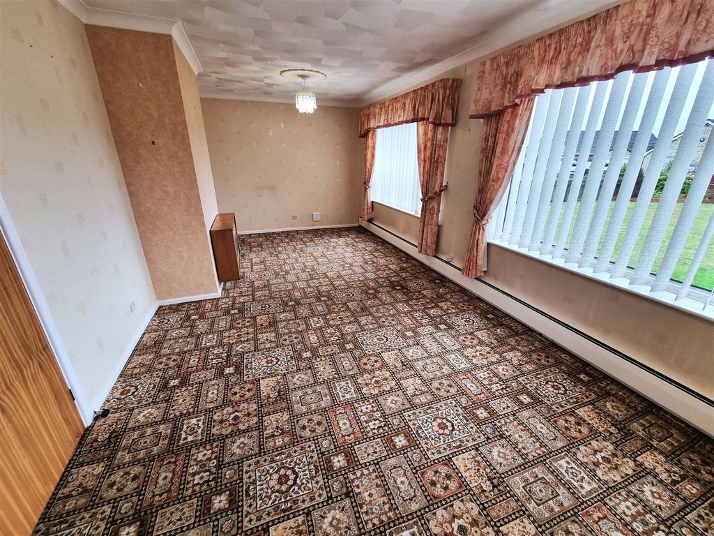 Property photo 2 of 14 Lounge/Diner