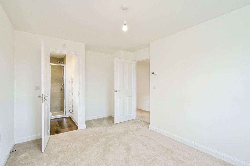 Property photo 3 of 17 Photo