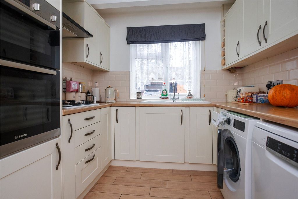 Property photo 2 of 28 Picture No. 05