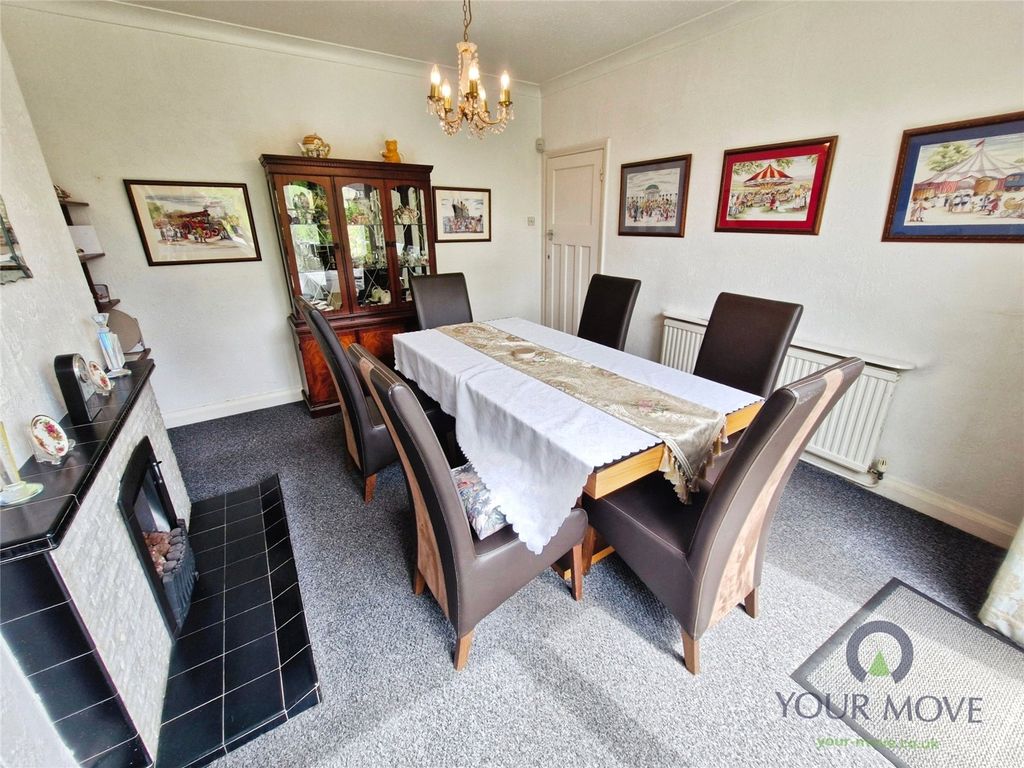 Property photo 3 of 18 Dining Room