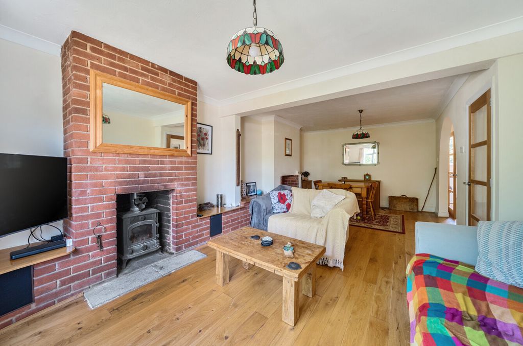 Property photo 2 of 22 2 - 1320747-16-686E47...