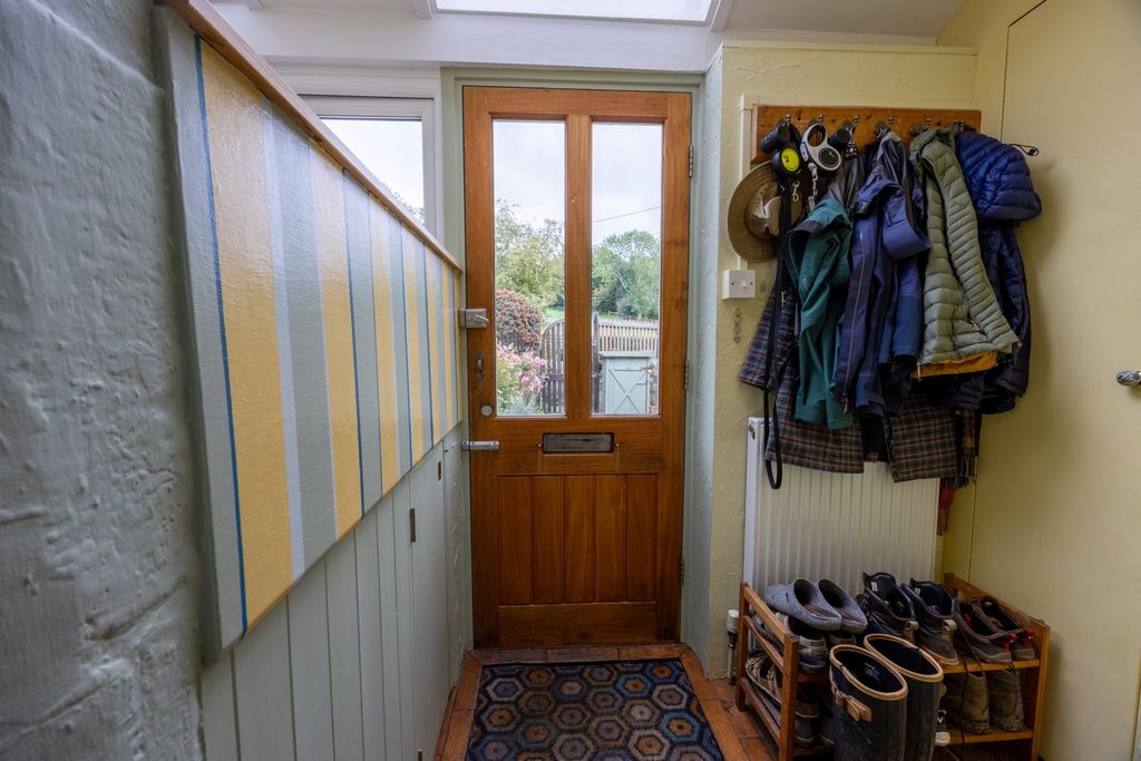 Property photo 3 of 46