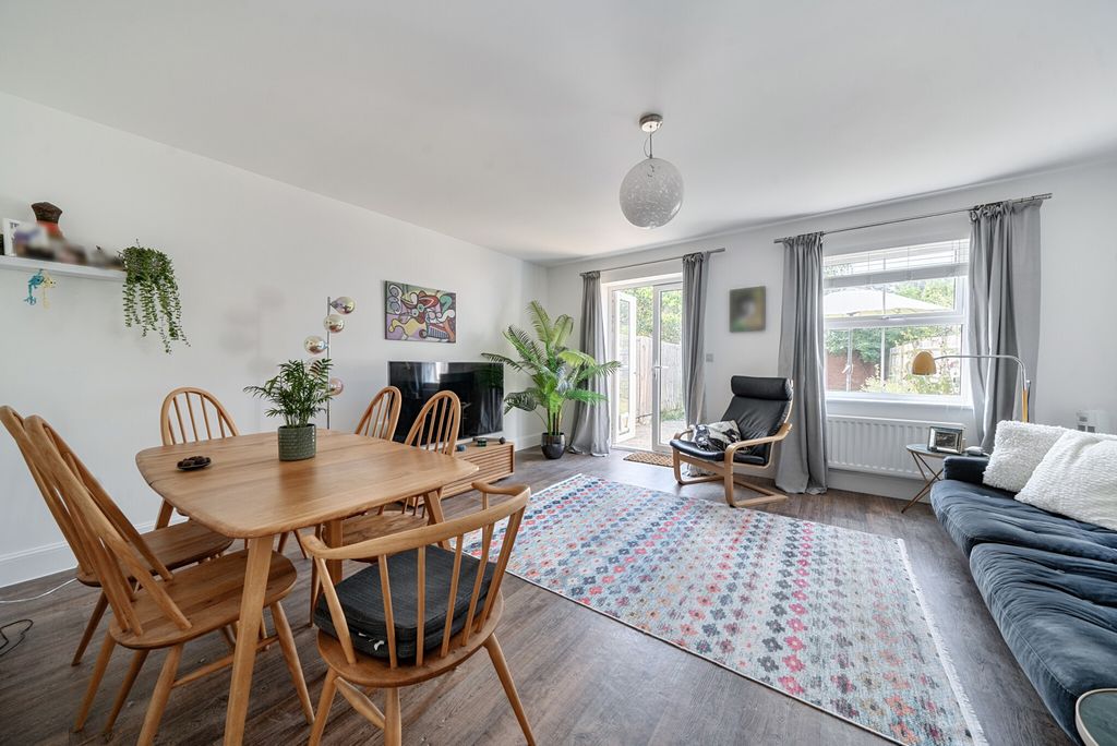 Property photo 2 of 17 1494350-7-6A58Aa3...