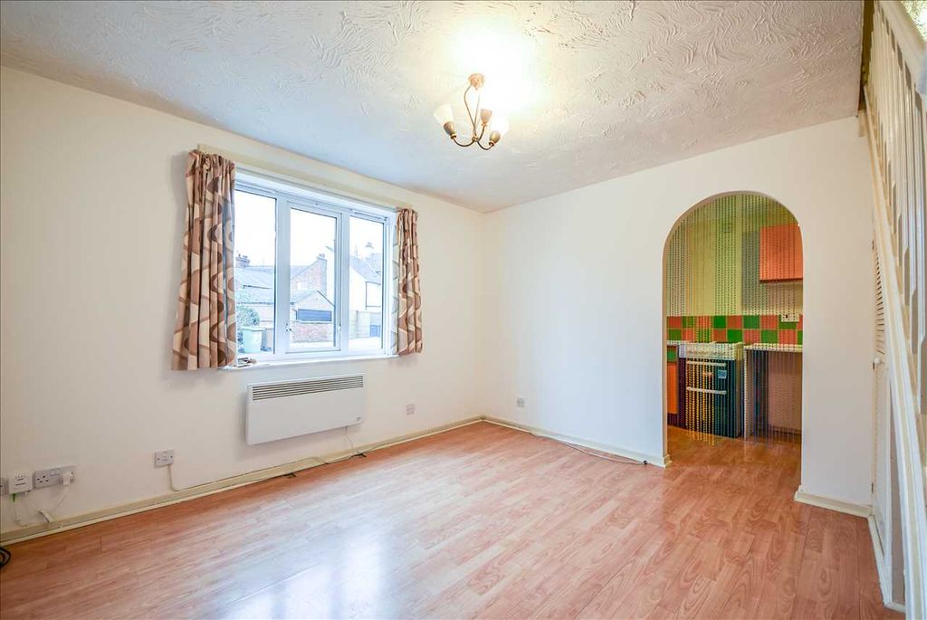 Property photo 2 of 8