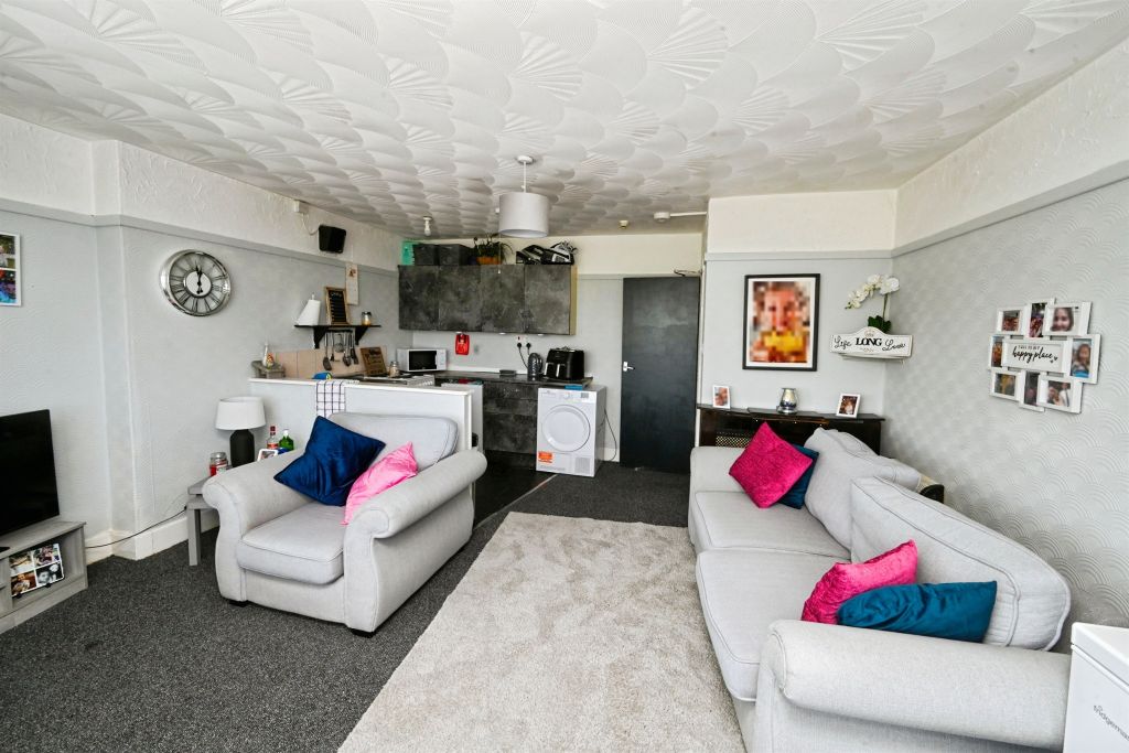 Property photo 2 of 34