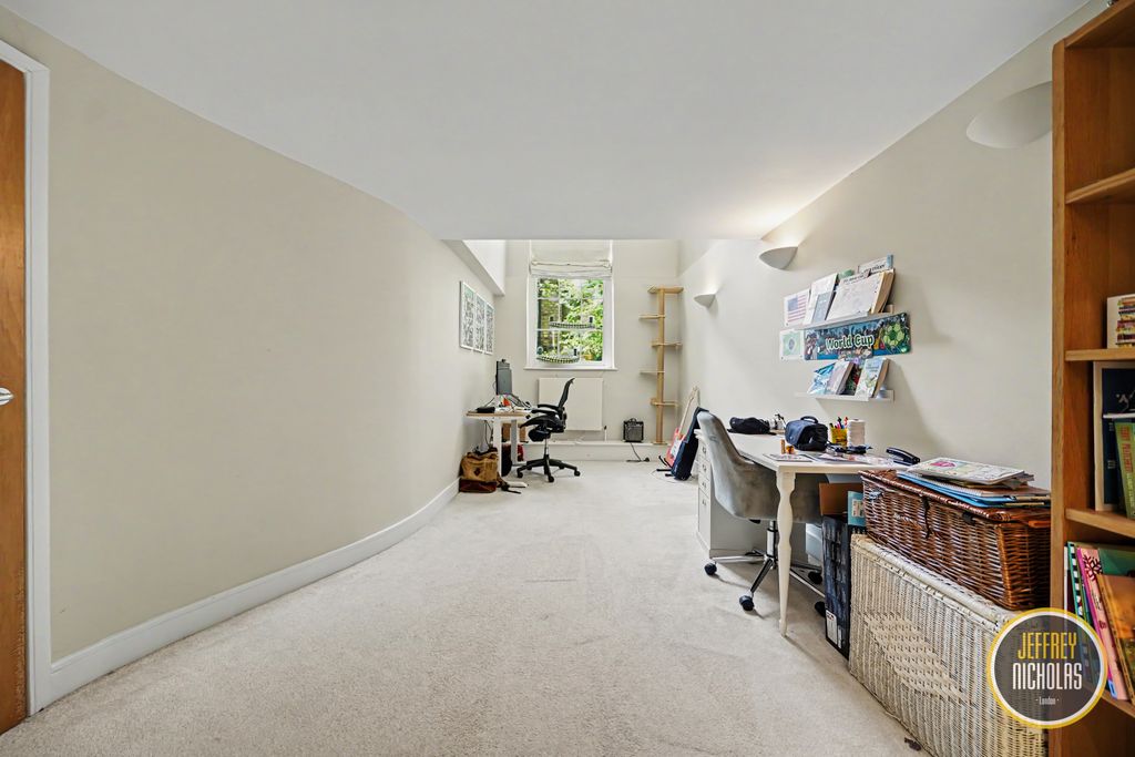 Additional image 9 of 3 bed maisonette for saleLiverpool Road, London N1