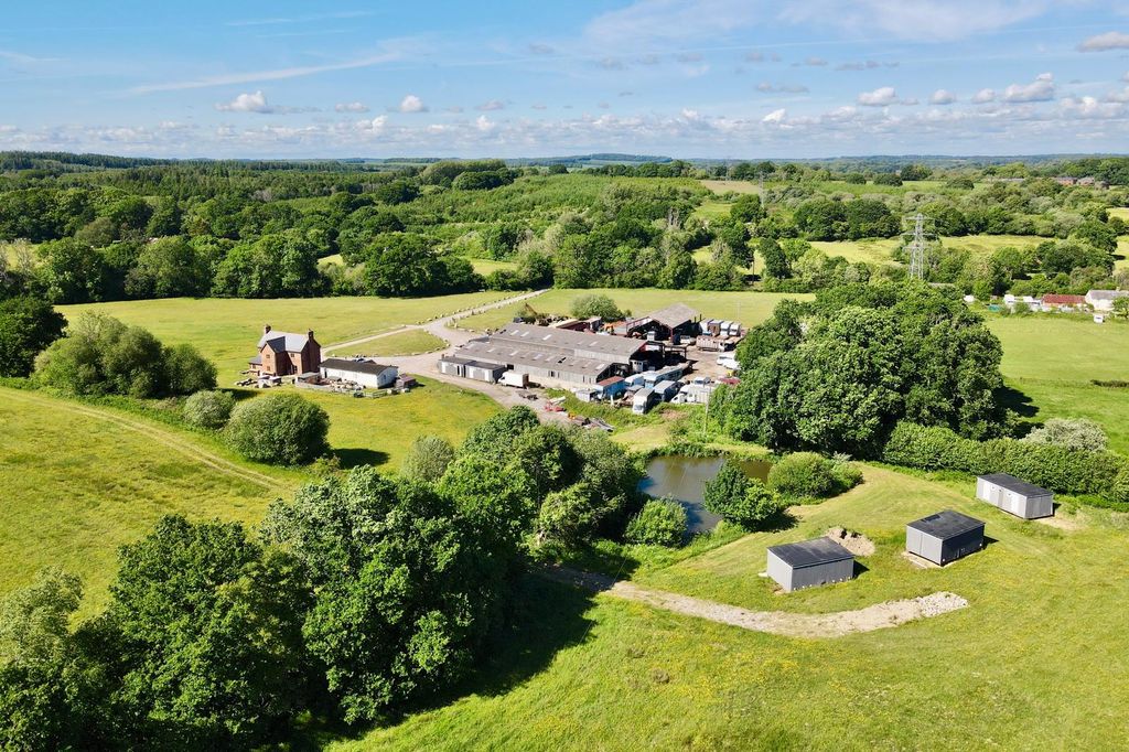 Property photo 1 of 20 Ley Farm Crendell