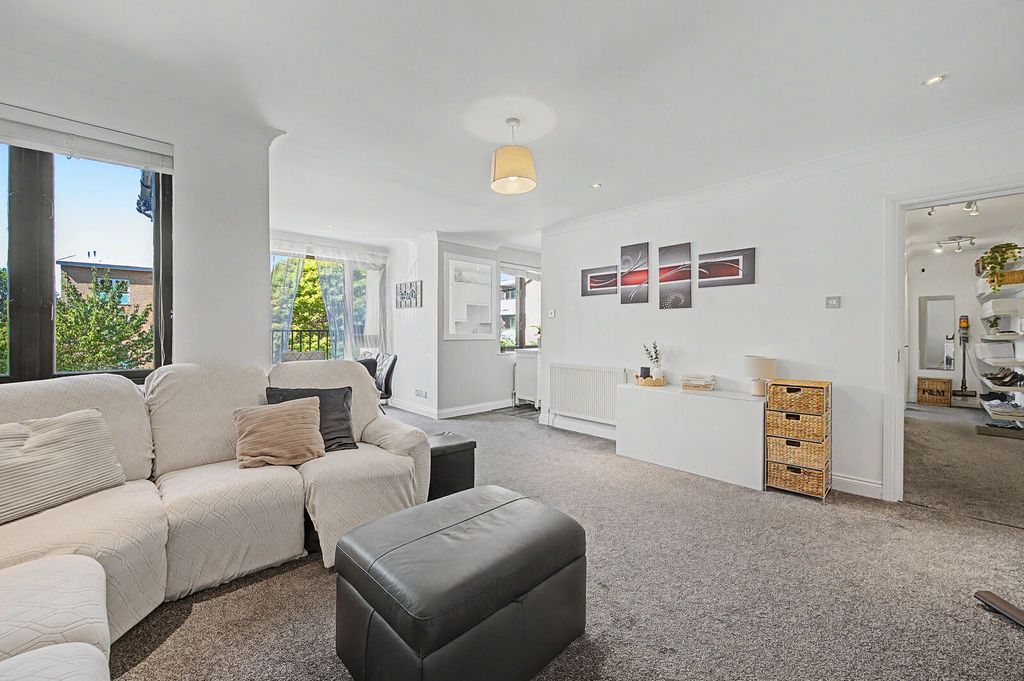 Property photo 3 of 16