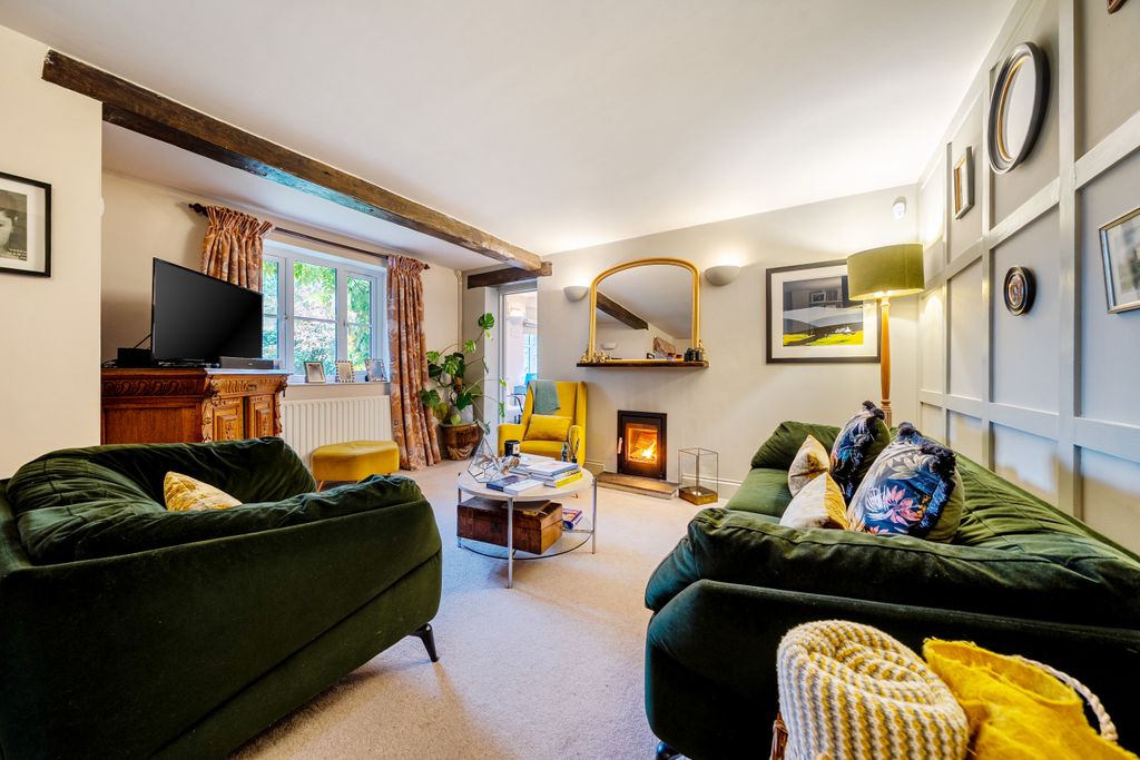 Property photo 2 of 26 Living Room