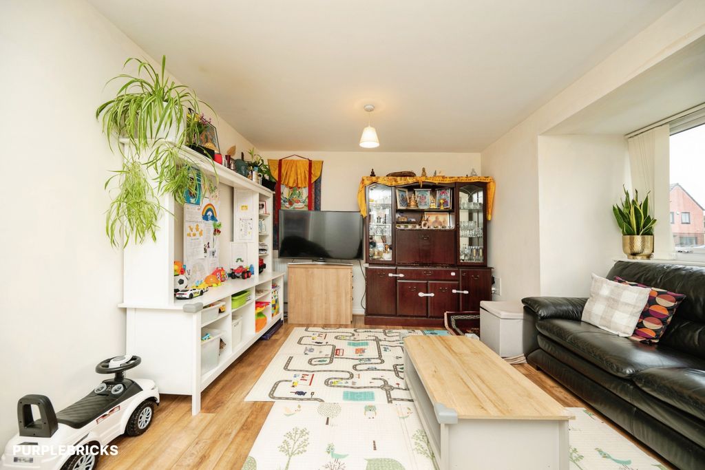 Property photo 3 of 24