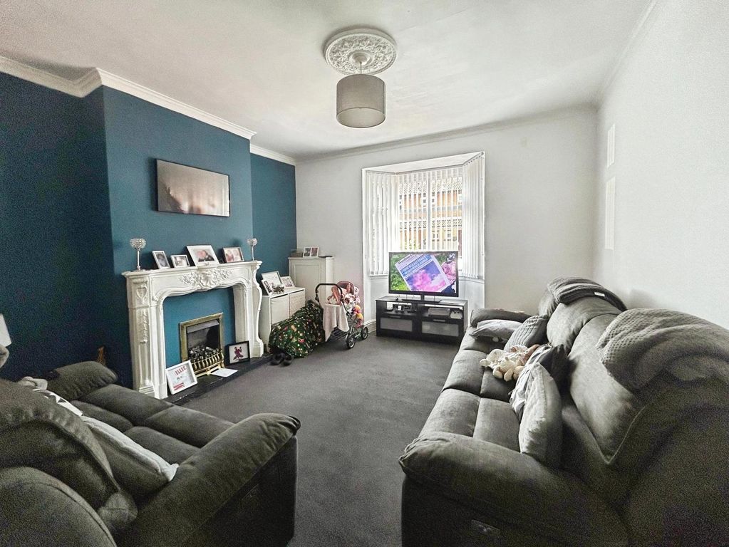 Property photo 2 of 10 Lounge