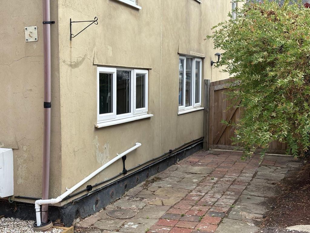 Property photo 3 of 26