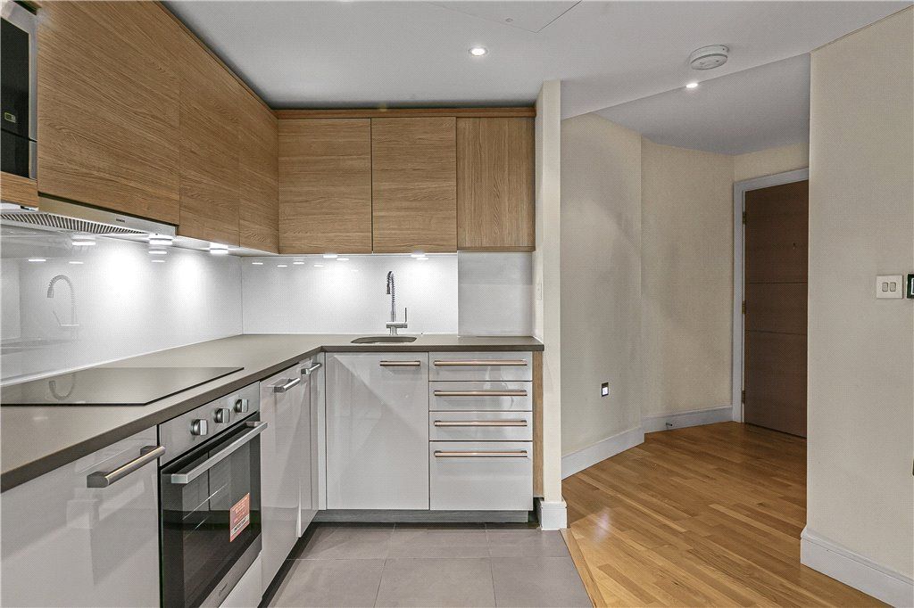 Property photo 3 of 15 Kitchen