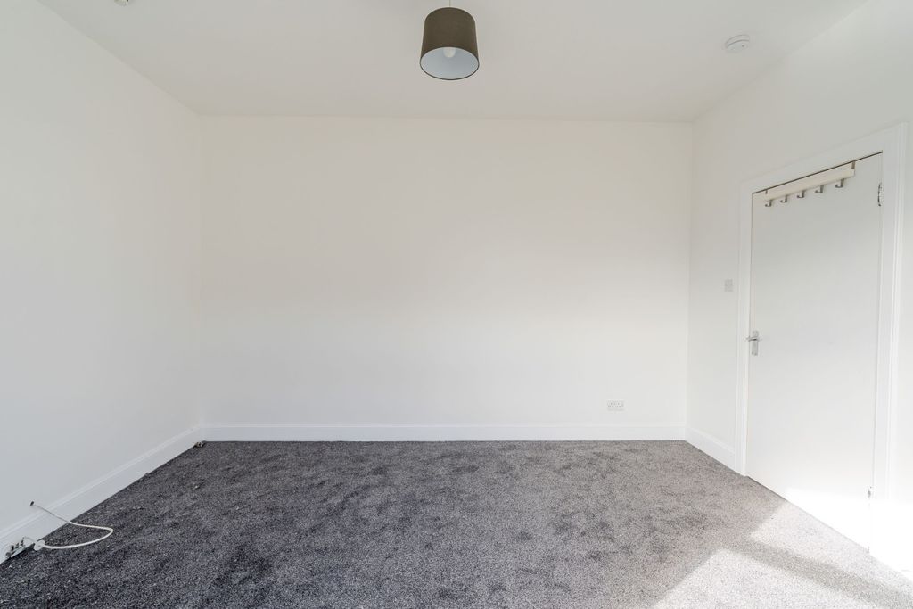 Property photo 3 of 25