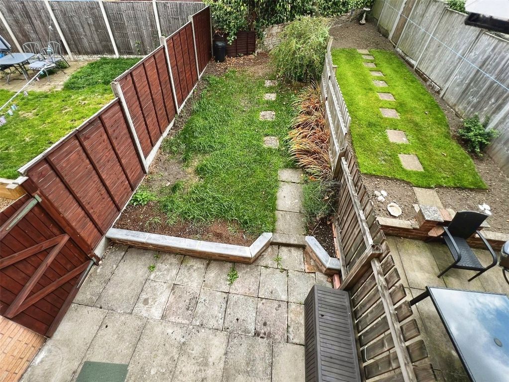 Property photo 3 of 9 Picture No. 27