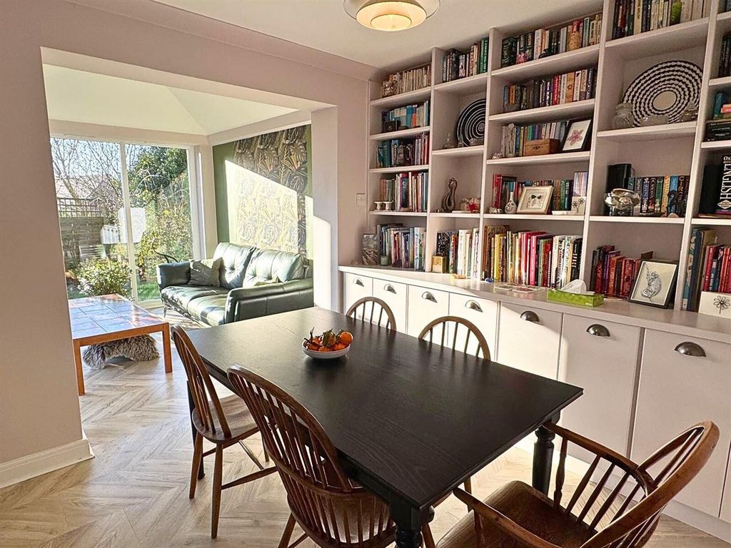 Property photo 3 of 25 Dining Area