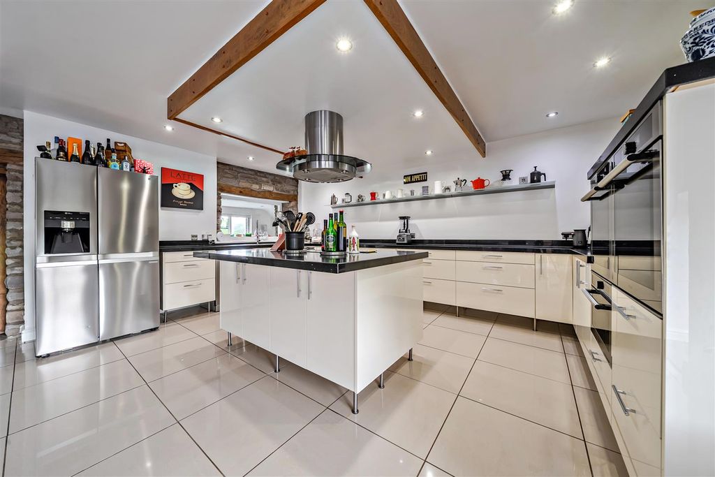 Property photo 3 of 31 1479424-12-6A341E2Cdb0F2.Jpg