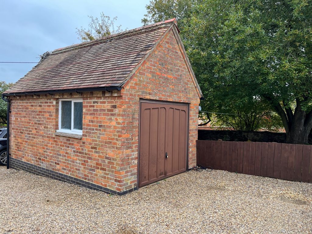 Property photo 2 of 18 Photo 18