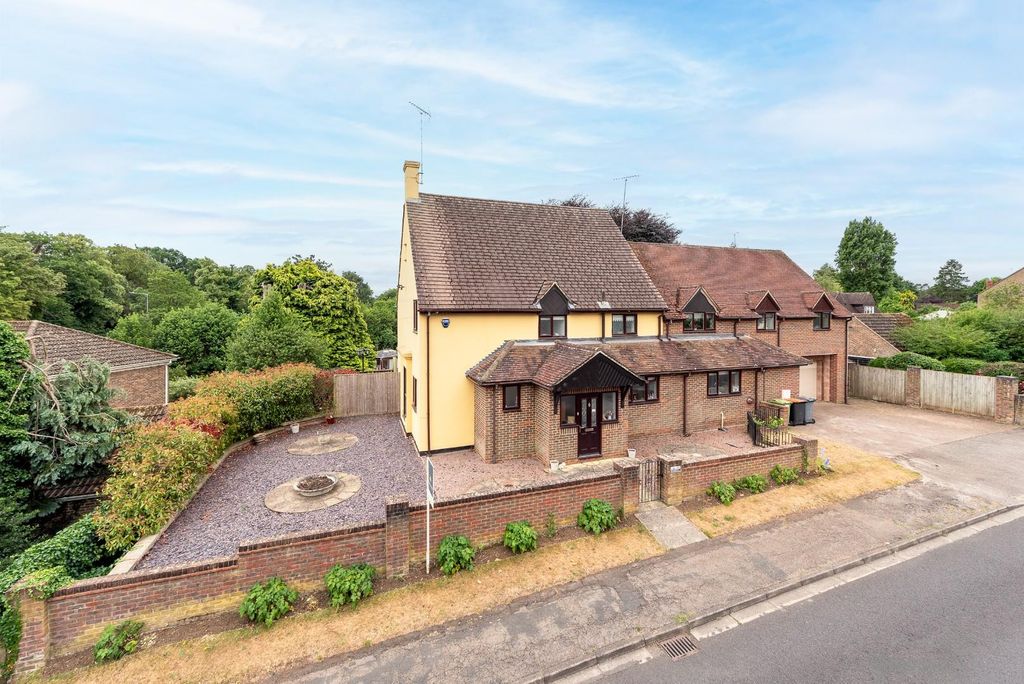 Property photo 1 of 32