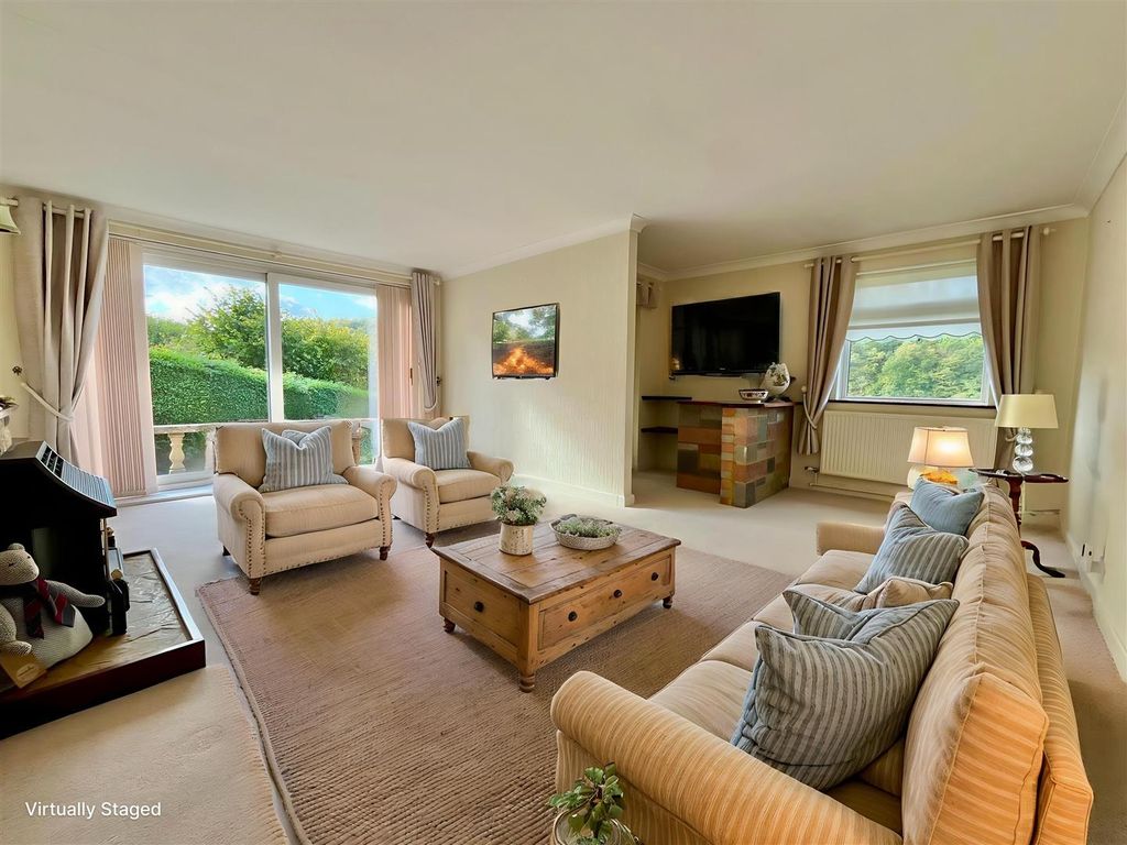 Property photo 2 of 30