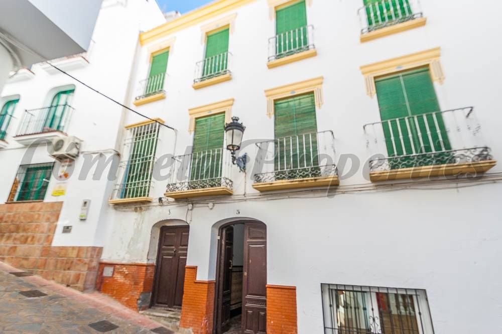 Property photo 1 of 24