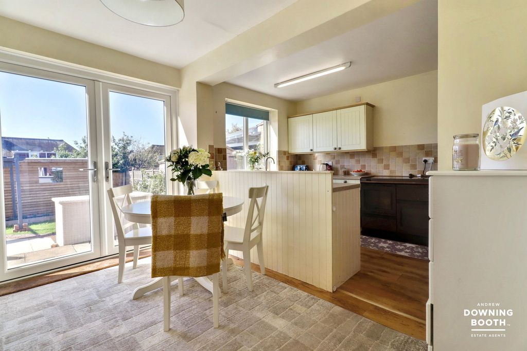 Property photo 2 of 40