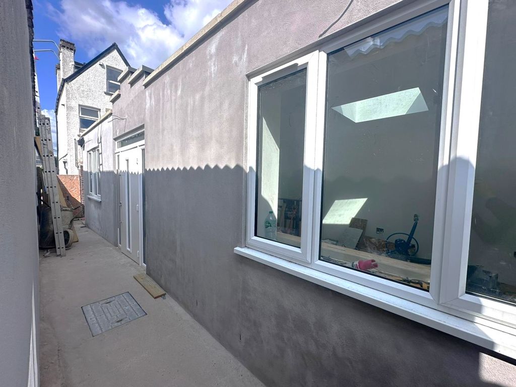 Property photo 1 of 3