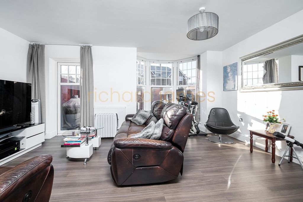 Property photo 3 of 22 W03.Jpg