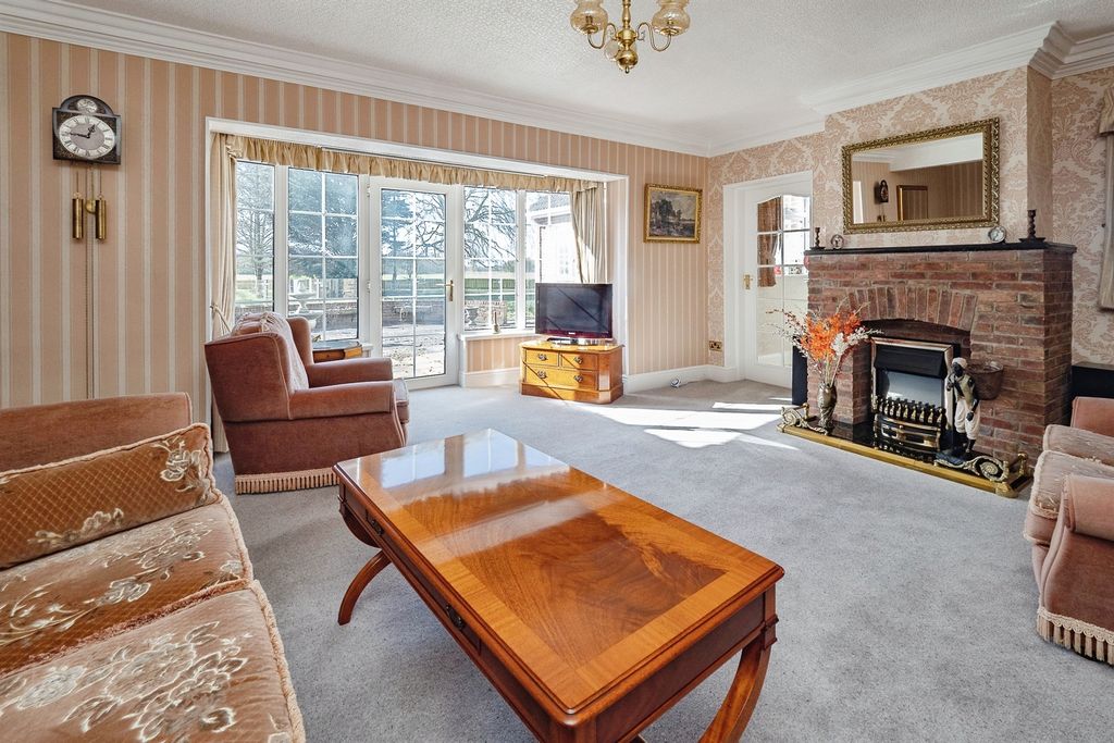 Property photo 3 of 34